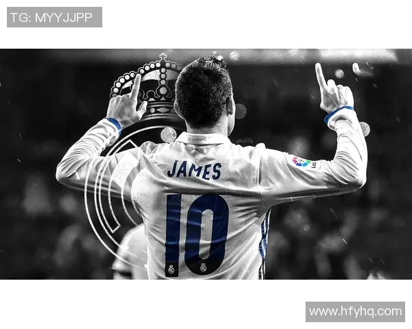 长发足球明星男生的魅力瞬间与风采展示，尽显运动与时尚的完美结合